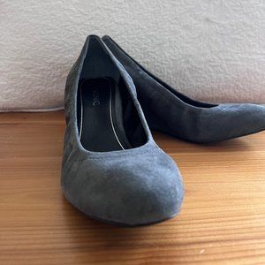 Vionic grey suede wedge heels